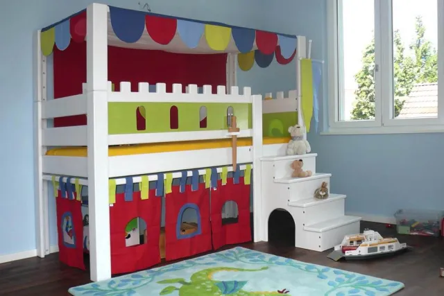 Burgbett aus der DeLuxe-Serie mit Drachen-Teppich