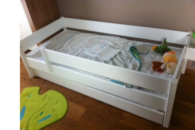 weiß lackiertes Kinderbett KINTO basic mit Gästebett