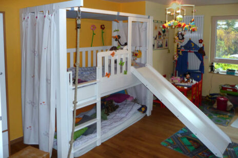 mitwachsendes Kinderbett LISTO-slide, mit Rutsche, weiss lackiert