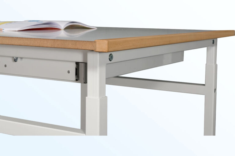 höhenverstellbarer Kinderschreibtisch KUBIKO-XL / SALTO Kindermöbel München