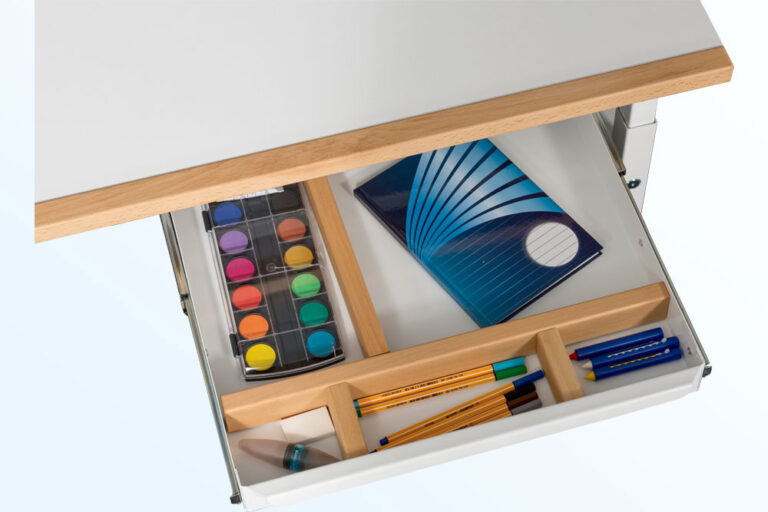 höhenverstellbarer Kinderschreibtisch KUBIKO-XL / SALTO Kindermöbel München