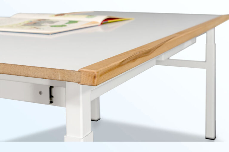 höhenverstellbarer Kinderschreibtisch KUBIKO-XL / SALTO Kindermöbel München