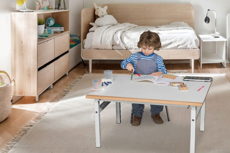 mitwachsender Kinderschreibtisch KUBIKO / SALTO Kindermöbel München
