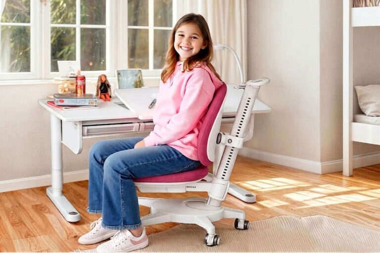 ergonomischer, höhenverstellbarer Kinderdrehstuhl SINO blau / SALTO Kindermöbel München / Moll