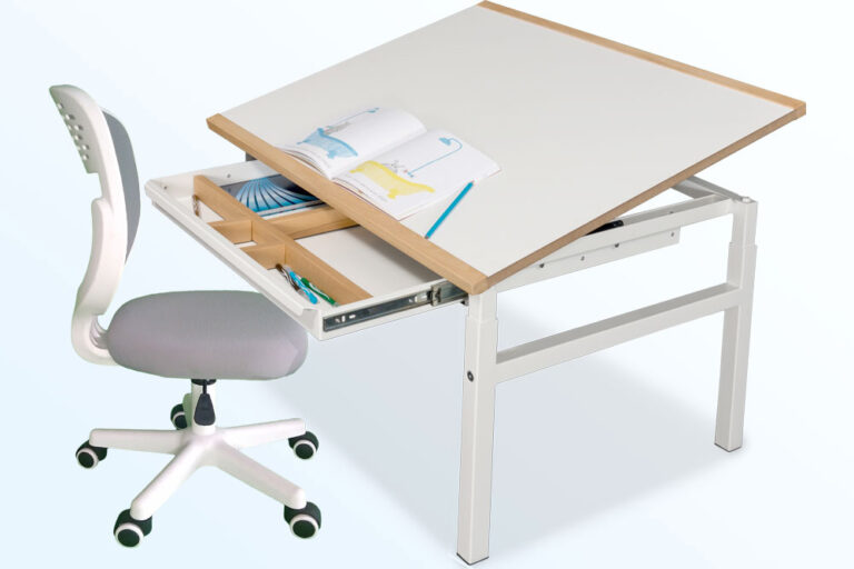 mitwachsender Kinderschreibtisch KUBIKO / SALTO KIndermöbel München