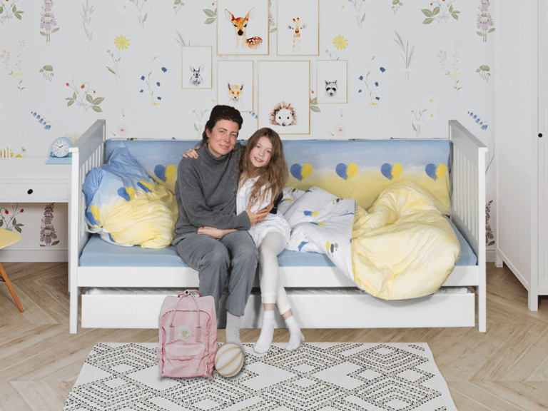 Kinderbett DOPYO mit Schublade Gästebett / SALTO Kindermöbel München