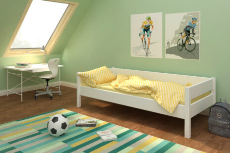 weiß lackiertes Kinderbett aus Holz: KINTO basic / Kindermöbel SALTO / München