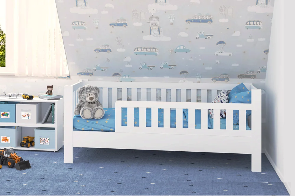 LISTO, das weiß lackierte Kinderbett aus Buchenholz.Von SALTO Kindermöbel in München