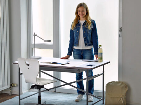 Kinderschreibtisch KINTO Premium mit Stuhl KINTO / SALTO Kindermöbel München