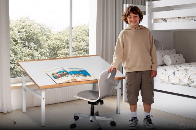 Kinderschreibtischstuhl KINTO / SALTO Kindermöbel München