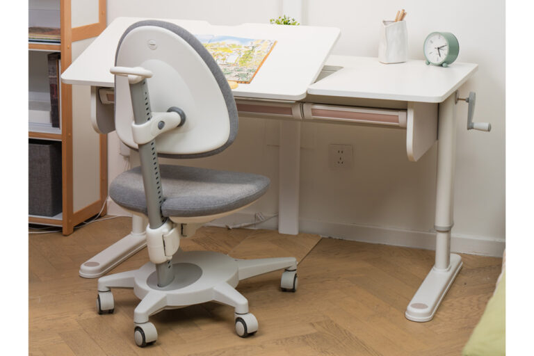 ergonomischer Kinderschreibtischstuhl SINO von SALTO Kindermöbel München