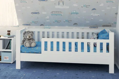 LISTO, das weiß lackierte Kinderbett aus Buchenholz.Von SALTO Kindermöbel in München